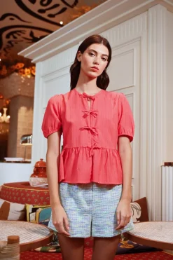 Blouse parsemée de strass à nouer