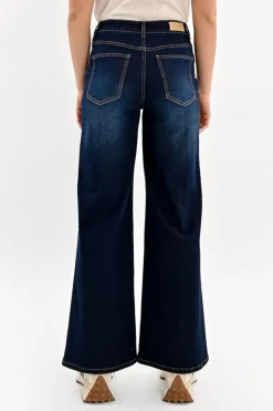 Jeans large à la taille haute