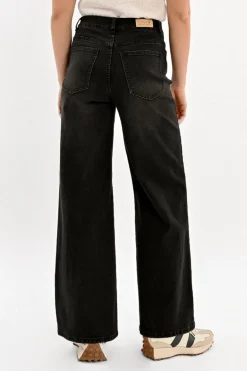 Jeans large à la taille haute
