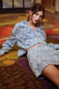 Mini-jupe en jean et sequins