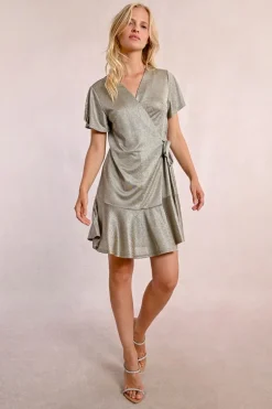 Robe courte, irisée et à volants