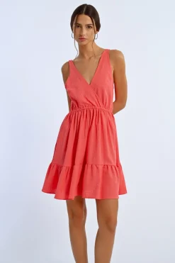 Robe courte parsemée de strass