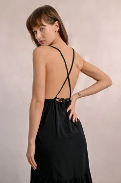 Robe longue croisée dans le dos