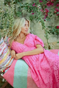 Robe longue en broderie ajourée