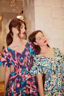 Robe longue, multiple volants