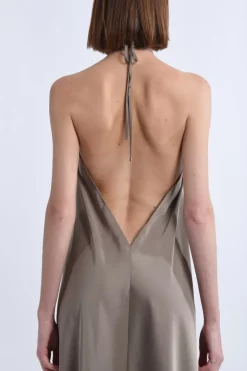 Robe longue satinée