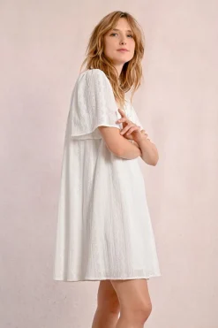 Robe mi-longue à broderies anglaises