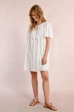 Robe mi-longue à broderies anglaises