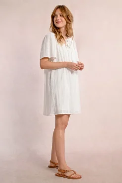 Robe mi-longue à broderies anglaises