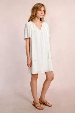 Robe mi-longue à broderies anglaises